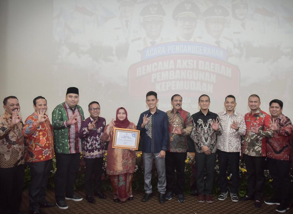 Kemenpora Memberikan Anugerah Rencana Aksi Daerah Pembangunan Kepemudaan Kepada Delapan Daerah