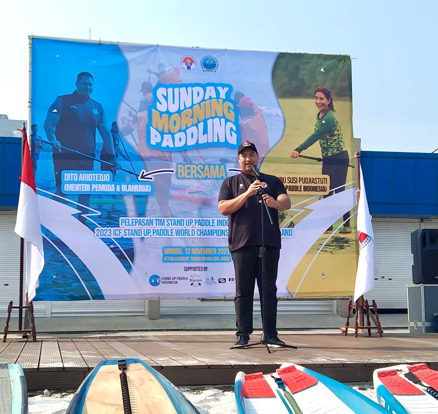 Mengikuti Kejuaraan Dunia ICF Stand up Paddling (SUP) World Championship, Kemenpora RI Melepas Kontingen Team Stand up Paddle Indonesia.