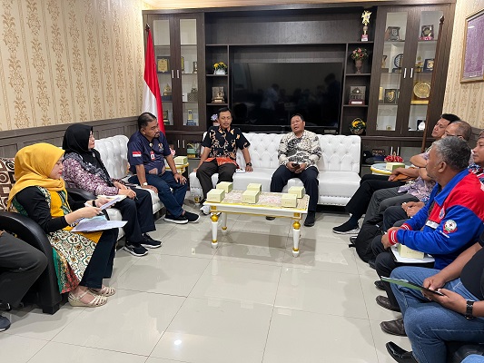 Konsultasi Prasarana dan Sarana Olahraga, Dinas Pemuda dan Olahraga Kabupaten Cirebon Kunjungi Kemenpora RI